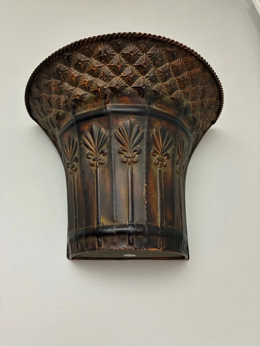 Source Unknown Bronze-Tone Fleur-de-Lis Wall Vase